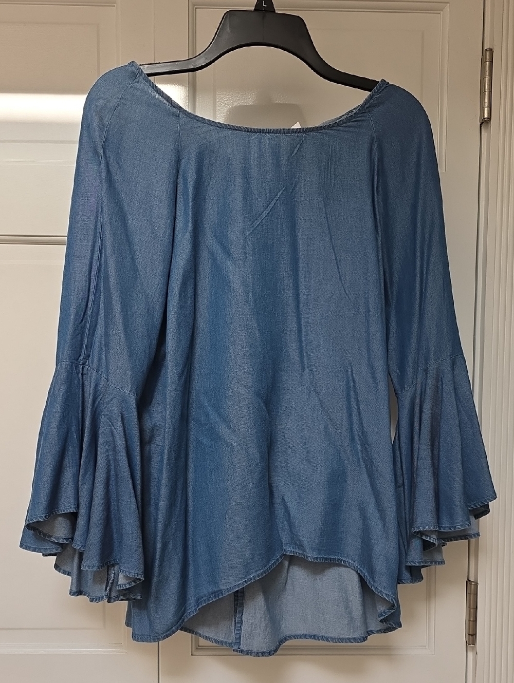 LC Lauren Conrad Chambray Bell-Sleeve Top in Denim Blue
